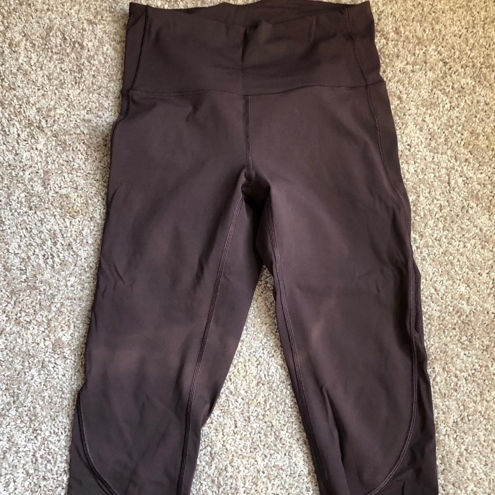 Lululemon cropped burgundy legging